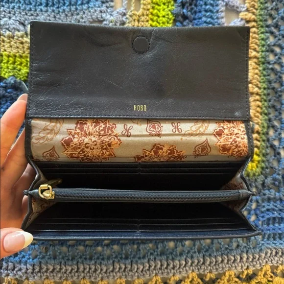 Hobo Wallet - Picture 1 of 3